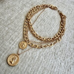 Collar múltiple medallas